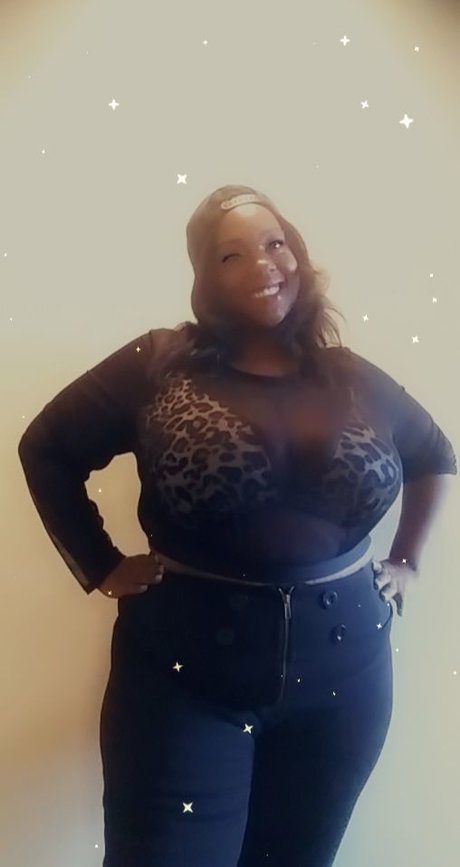 Tink Titties pretty model pic