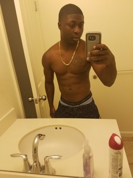 DJ2CRUCIAL erotic pornstar img