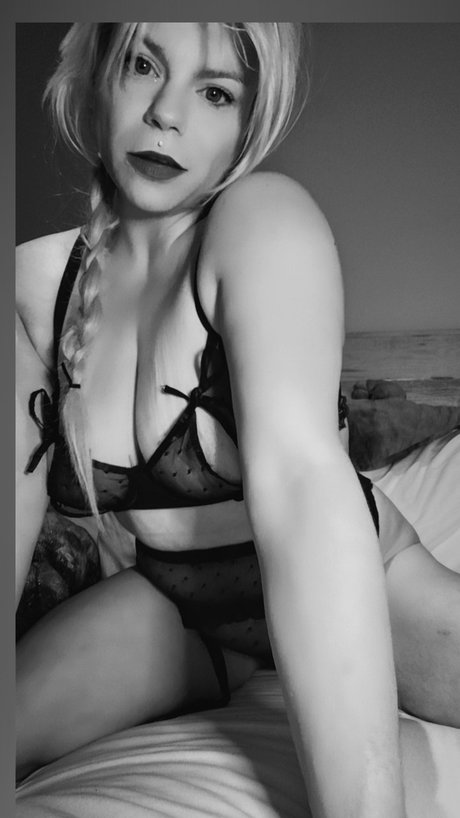 Sister Golden Hair_ exclusive pornstar photos