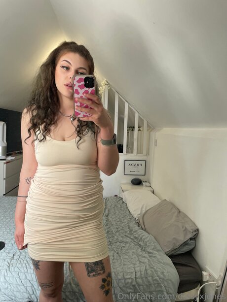 Daisy Jones FREE PAGE_ model free galleries