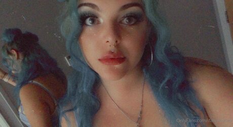 Daisy Jones FREE PAGE_ model free pic