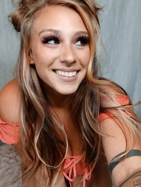 Em Schwifty art actress gallery