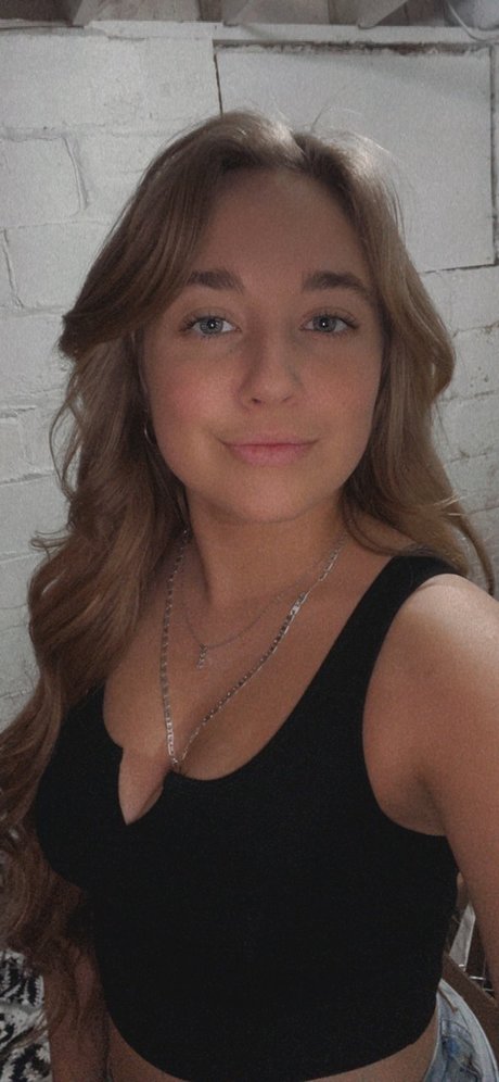 Natalie Curtis beautiful model img