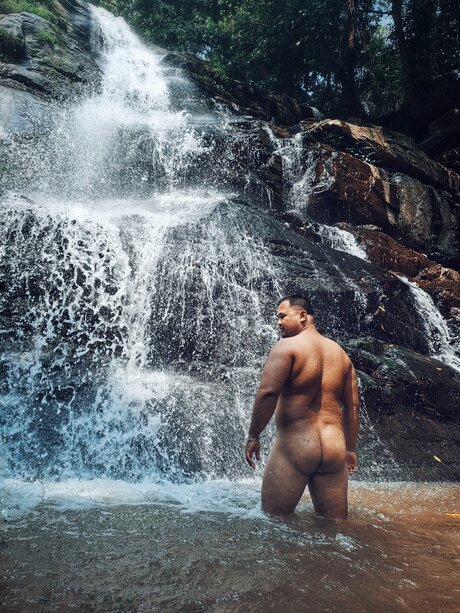 _Natt Black Bear_ model top photo