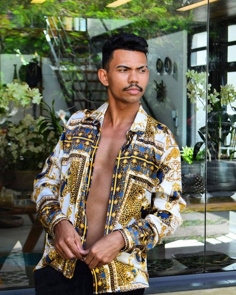 Nathan avlis art model photos