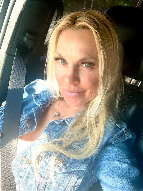 Natalier star nude pics