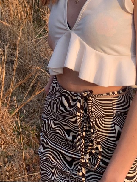 u223611483 pretty model pic