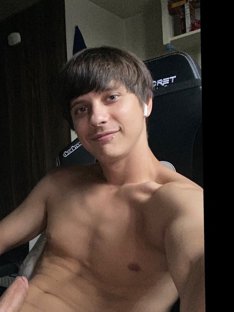 Fry nudes model image