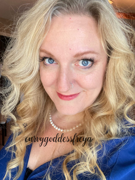 Curvy Goddess Freya_ star hot img