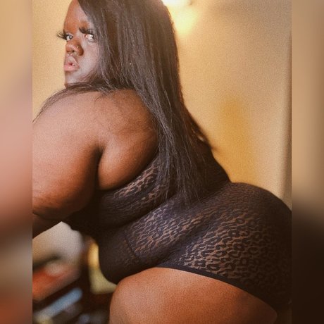 Fun Sized Henny_ nudes pornstar image