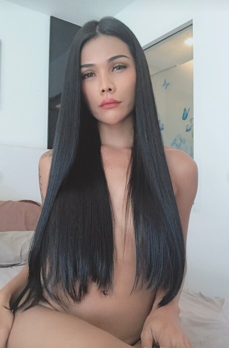 French Baguette model pornographic photo