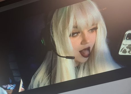 filthyfangirl model beautiful picture