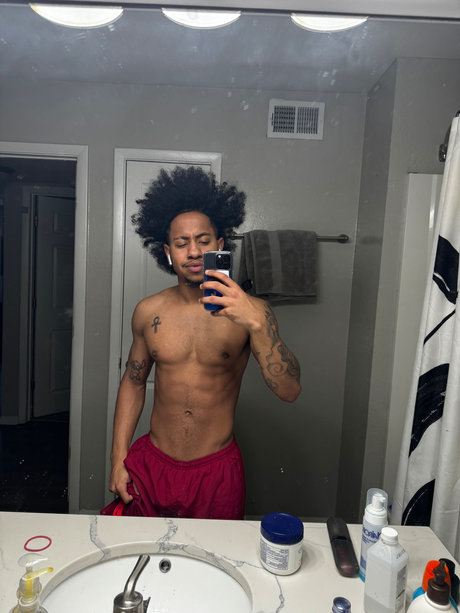 Sniper model naked photos