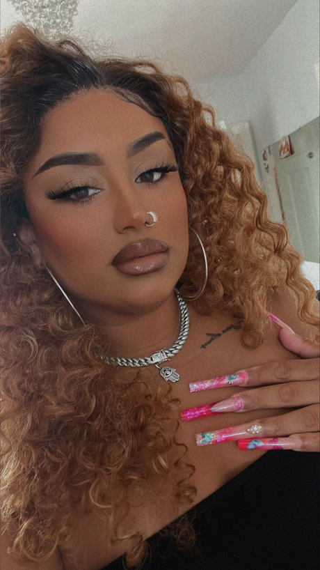 La beibi_ pornstar naked picture