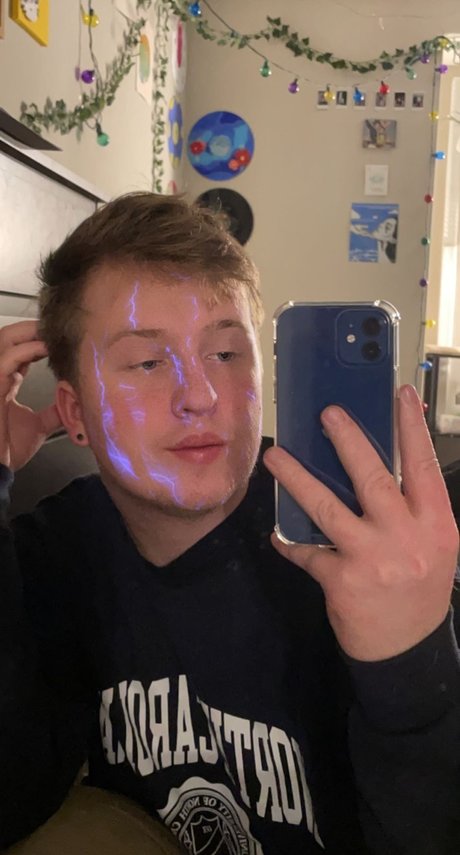 CHRISSY beautiful star img