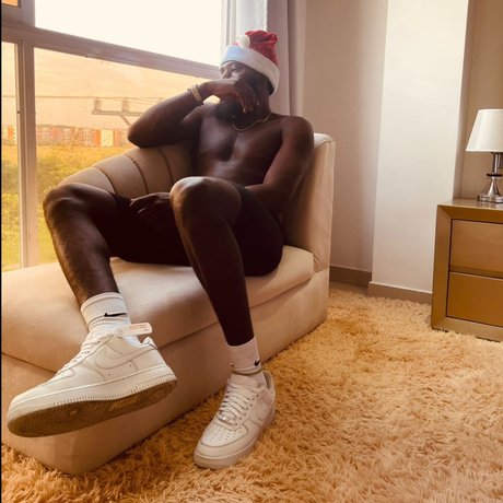 Naxel Big top star picture