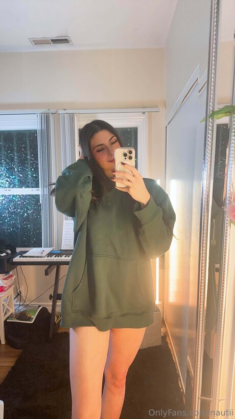 nautii_ porn model image