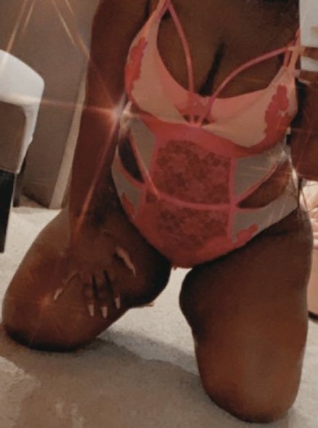 Kat Eyes top model gallery