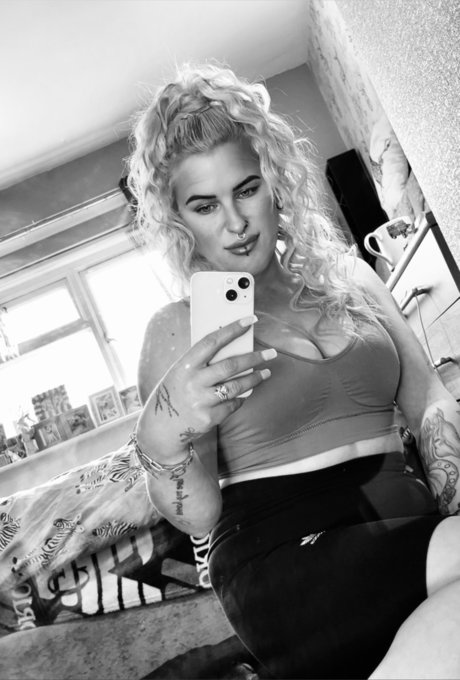 Naughty Blonde_ hd star gallery