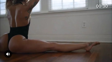 Craavyn pornstar erotic pics