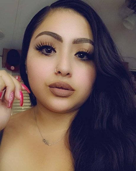 Cute Cabrona model top img