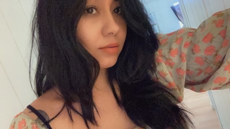 Manzana Canela hot actress images