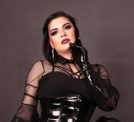 AllindaBack sex actress photos