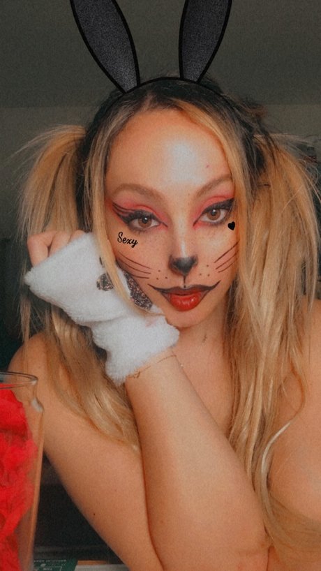 NetflixStoryAndChill pornstar nude photo