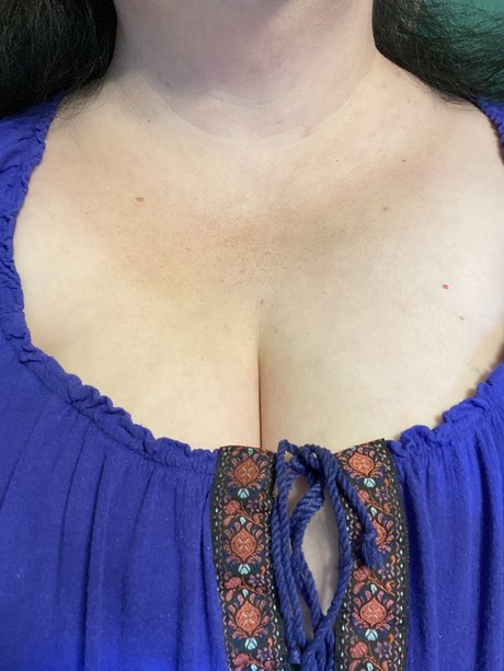 NerdySexyLady erotic pornstar photo