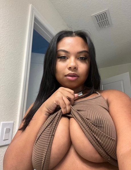 Nely sexy pornstar pics