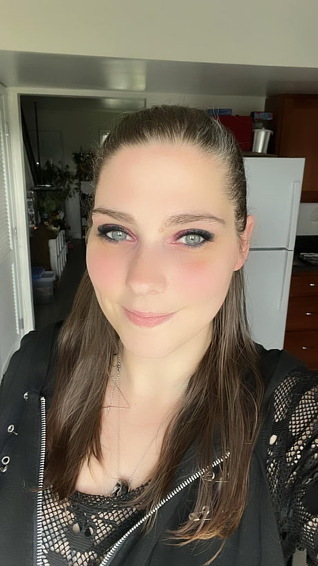 NeiNeiWolfy adult star pic