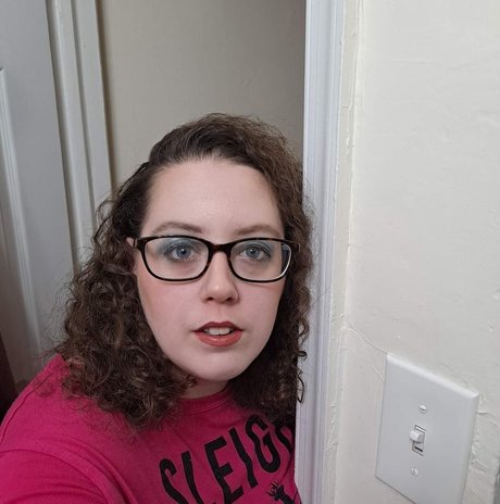 Marnie Reid model art galleries