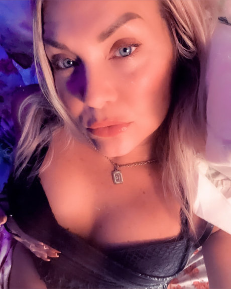 Miss Ginni model nude image