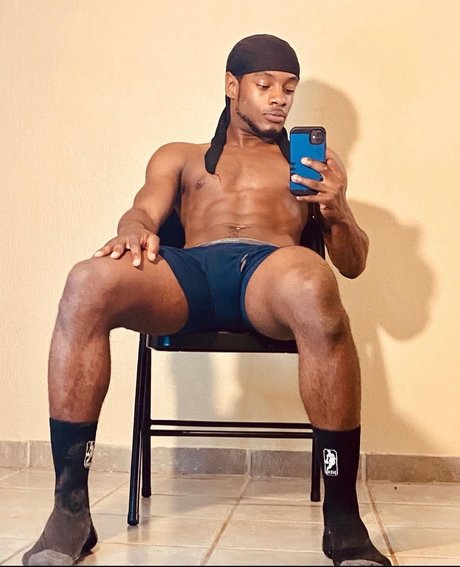 Bennoye sexy actress images