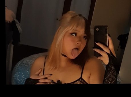 Helia hot model pics