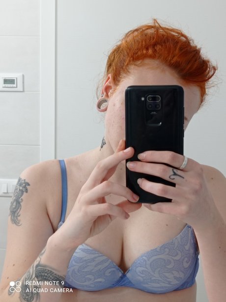 Camilahernandez model top image