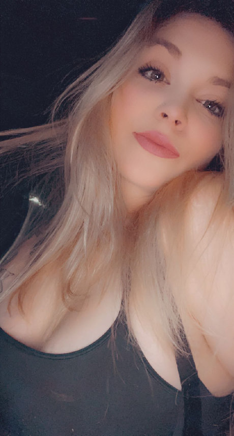 Nicole Reese hot model img