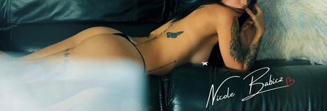 Nikkis_ nudes model img