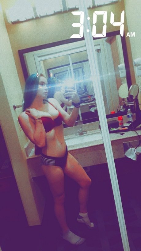 Nicki Dice pornographic model img