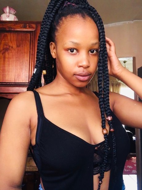 NgwanaMama star nude pics