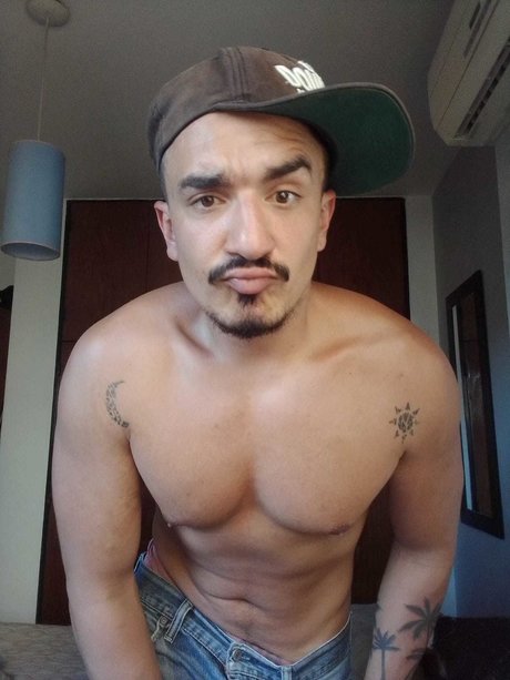 FNE pornstar naked picture