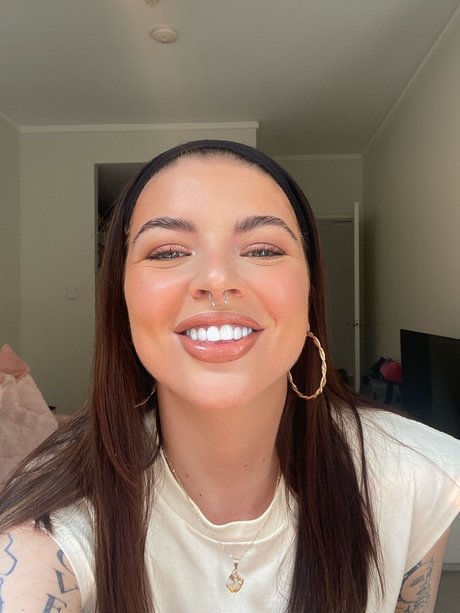 Bethany spiby star naked pictures