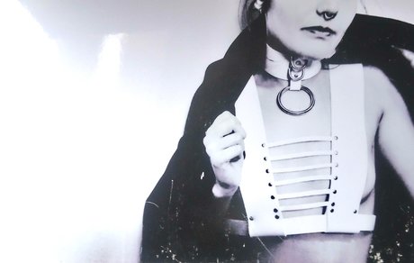 Nadia de la Noche model best picture