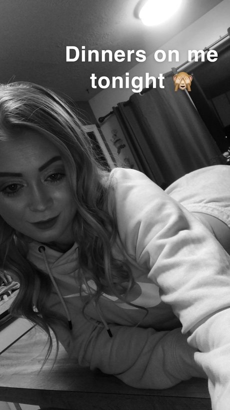 Paris blonde pretty pornstar picture