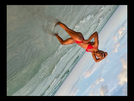 Mia Magic_ naked model pictures