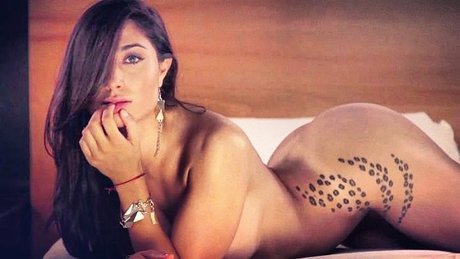 Bel n Lavall n model exclusive pictures