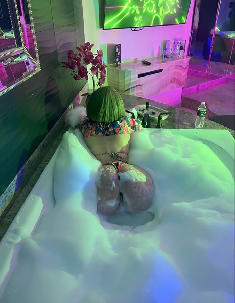 Estefania Me model hot photos