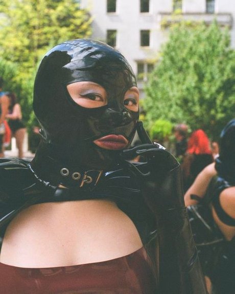 Bella Dediva model perfect images