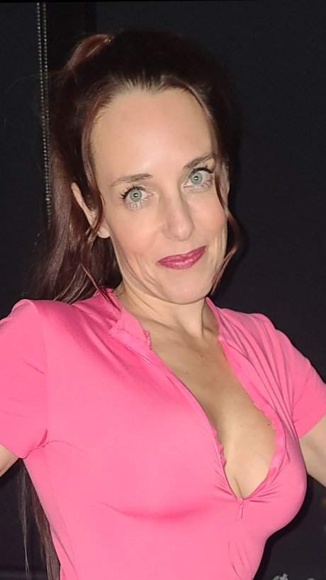 HotWifeInOk pornstar nude pictures