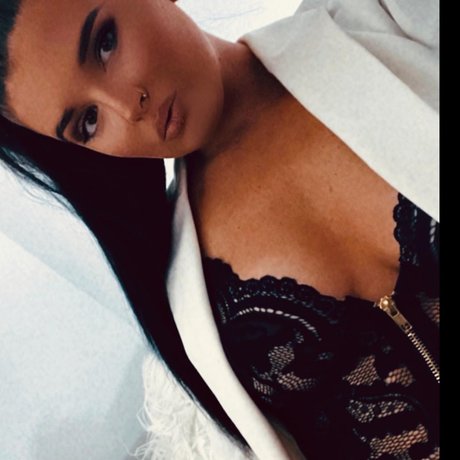 Bee Gee pornstar erotic photos